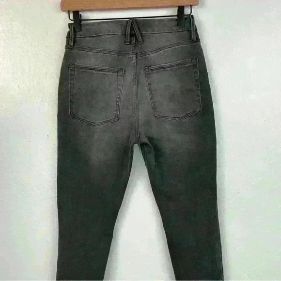 Good American Good Legs Crop - Picture 7 of 10